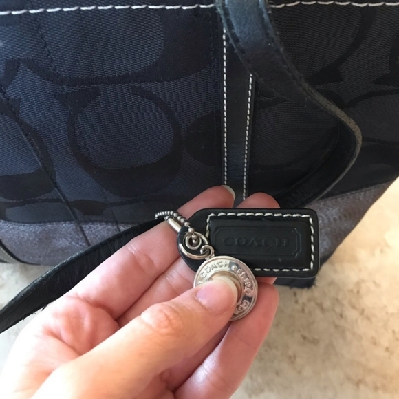 Coach | Signature Coach Tote Black & Metallic - Picture 5 of 8